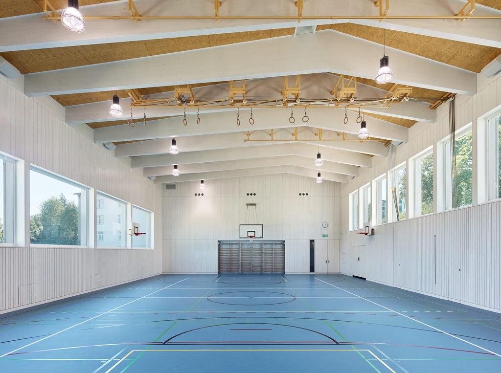 Sporttrakt Schulanlage Wandernmatte