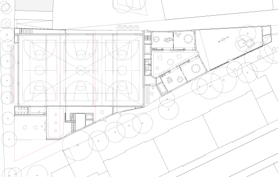 EG: Eingang Primarschulhaus und gedeckte Pausenhalle / Eingang Sporthalle / Kindergarten