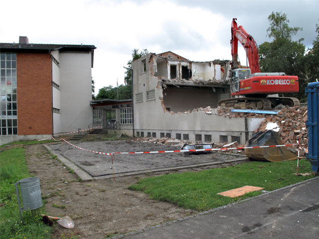Abriss der alten Turnhalle