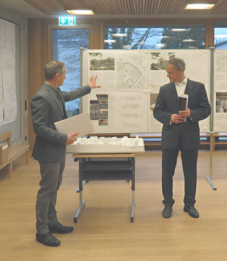 Bild der Vernissage zum Neubau Betreuungshaus SA Rüterwis Zollikerberg,ZH