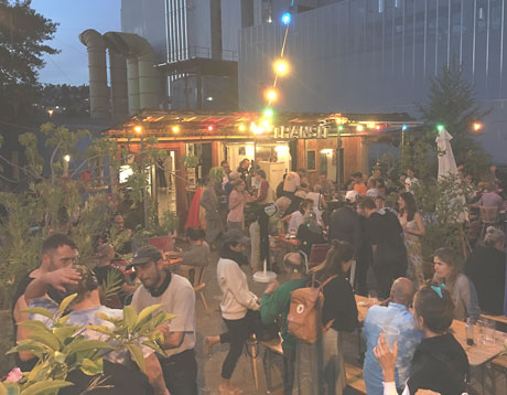Foto vom Sommerfest in der "Wirtschaft zum Transit", Zürich