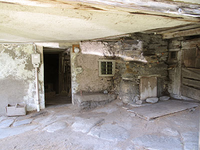 Urmein, Umbau eines Bauernhauses zu einem Wohnhaus